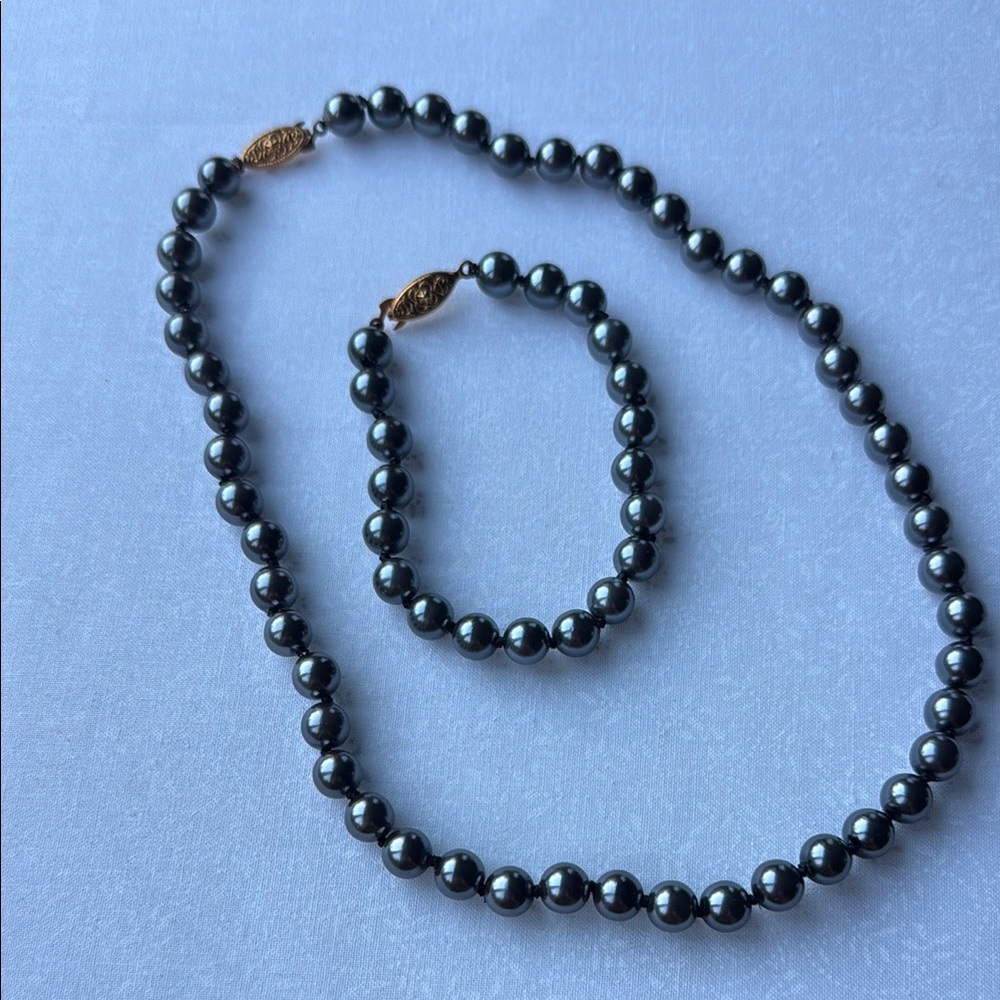 Elegant Grey‎ Pearl beaded Necklace and Bracelet Set